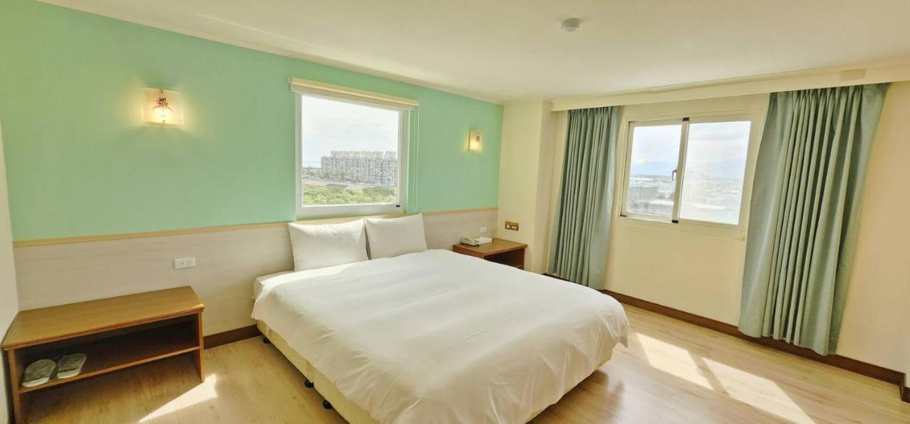 Apple Hotel Taitung Bagian luar foto