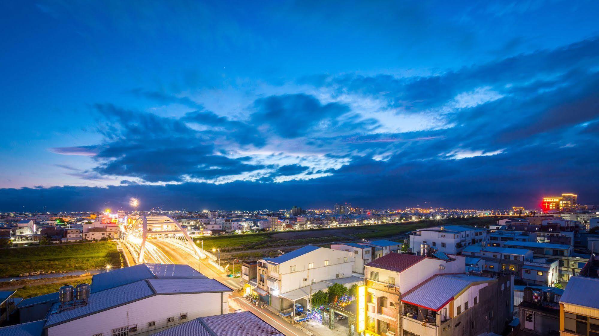 Apple Hotel Taitung Bagian luar foto
