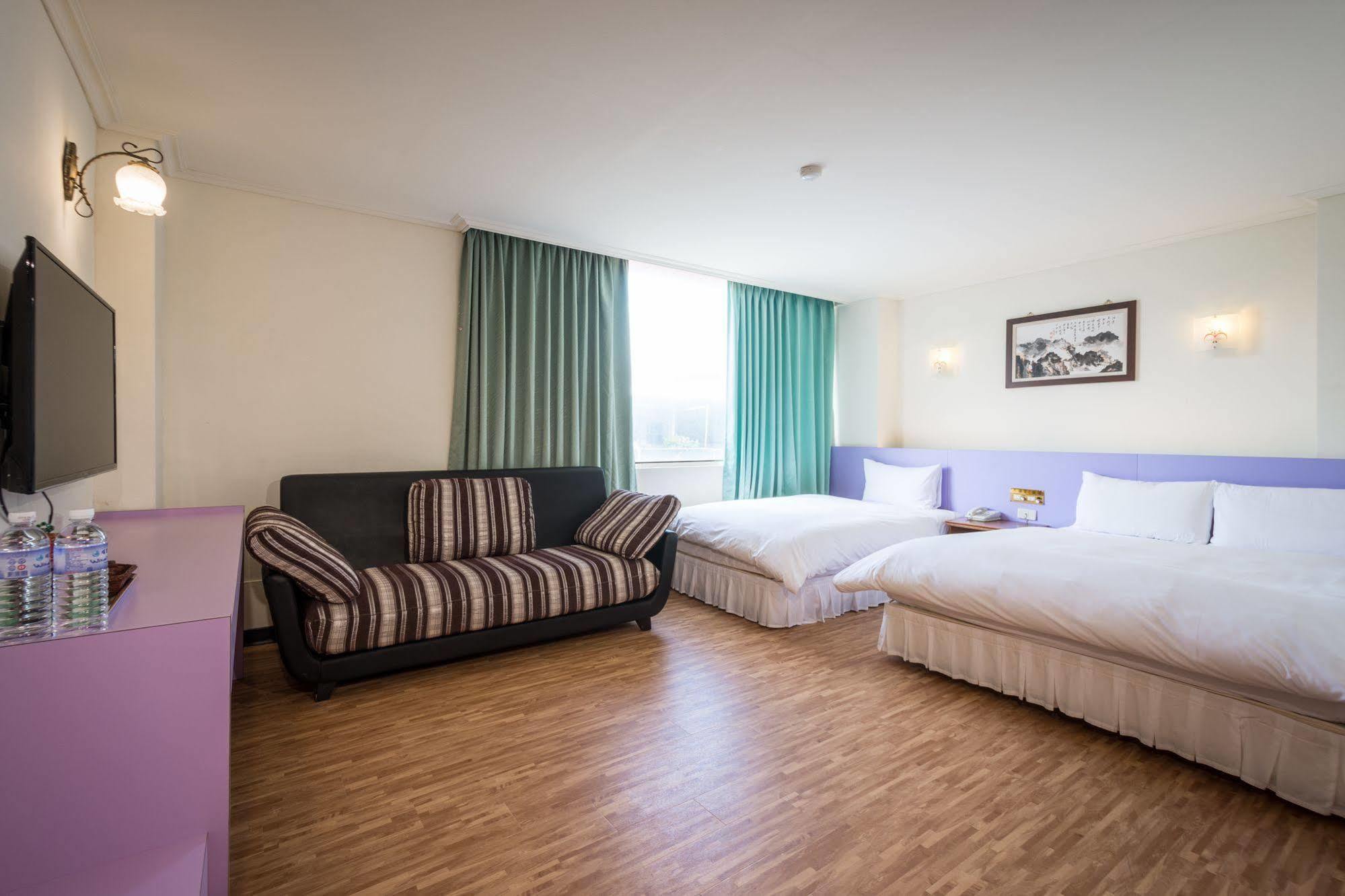 Apple Hotel Taitung Bagian luar foto