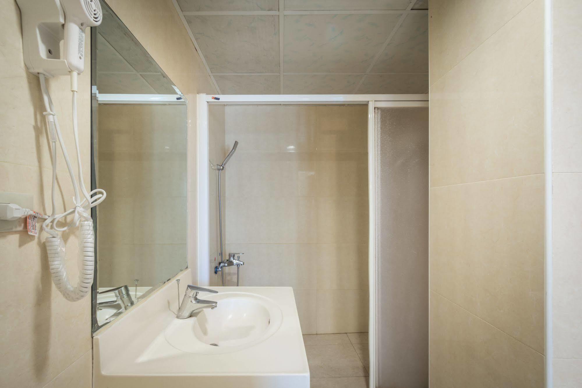 Apple Hotel Taitung Bagian luar foto